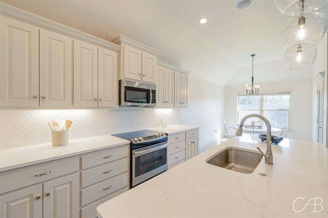 Building Photo - 5950 Legacy Dr