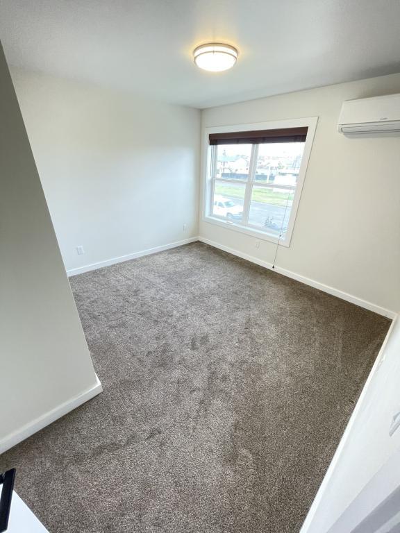 Building Photo - 1026 SE 6th Ave