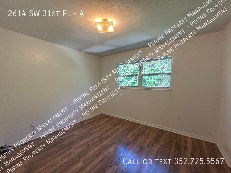 Building Photo - 2614 SW 31st Pl