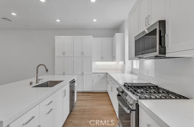 Building Photo - 260 Sash