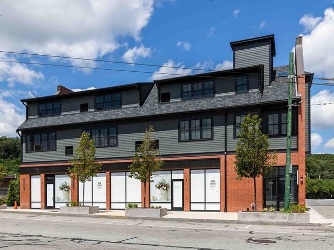 Building Photo - 495 Trapelo Rd