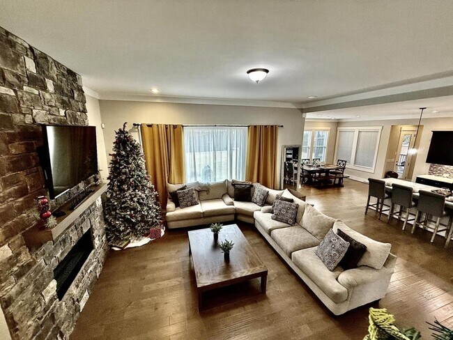 Building Photo - 1316 Spicer Ln