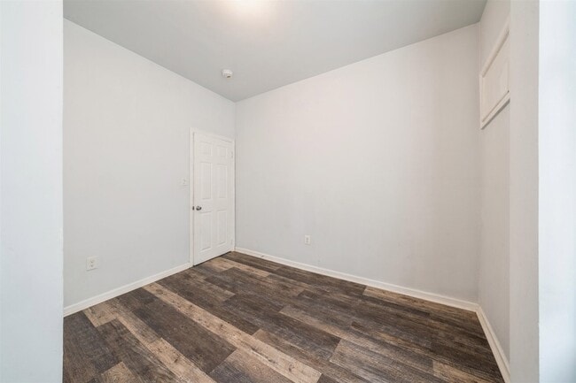 Building Photo - 309 14th St