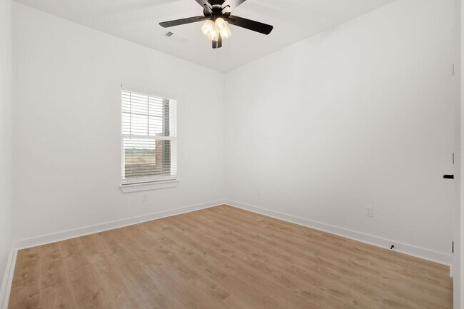 Building Photo - Beautiful New Abbington Subdivision! $1000...