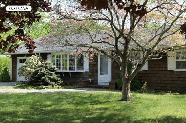 Building Photo - 35 Bayberry Ln