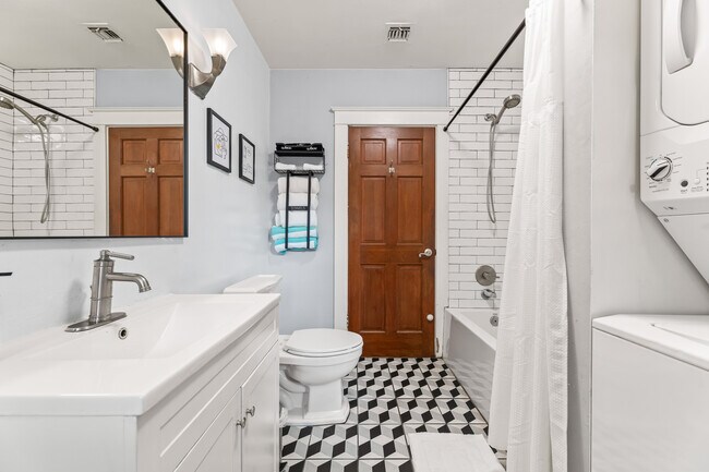 Building Photo - 732-736 Redondo Ave