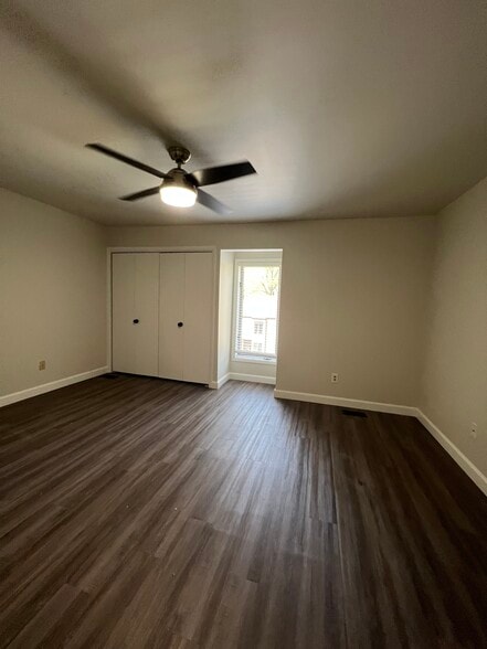 Building Photo - 3211 Champions Dr