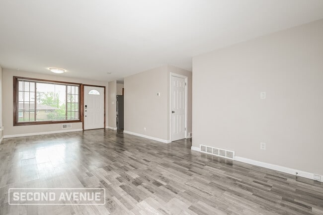 Building Photo - 219 Garden City Dr