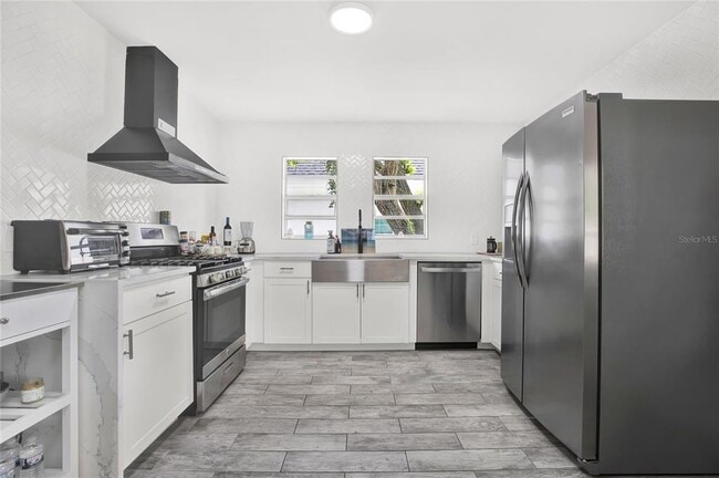 Building Photo - 4110 N Central Ave