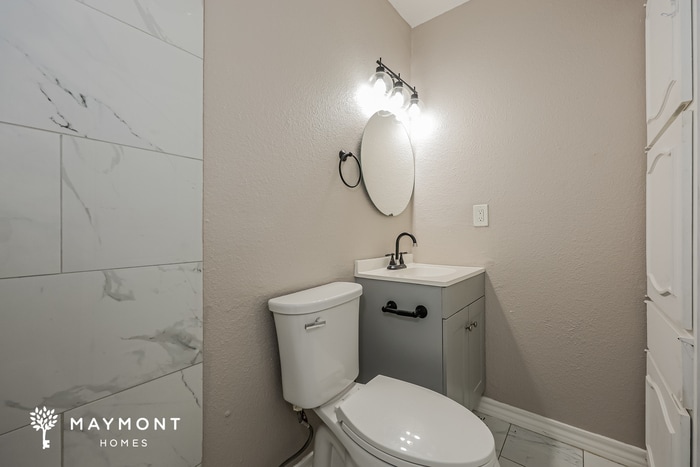 Building Photo - 2401 Catalo Ln