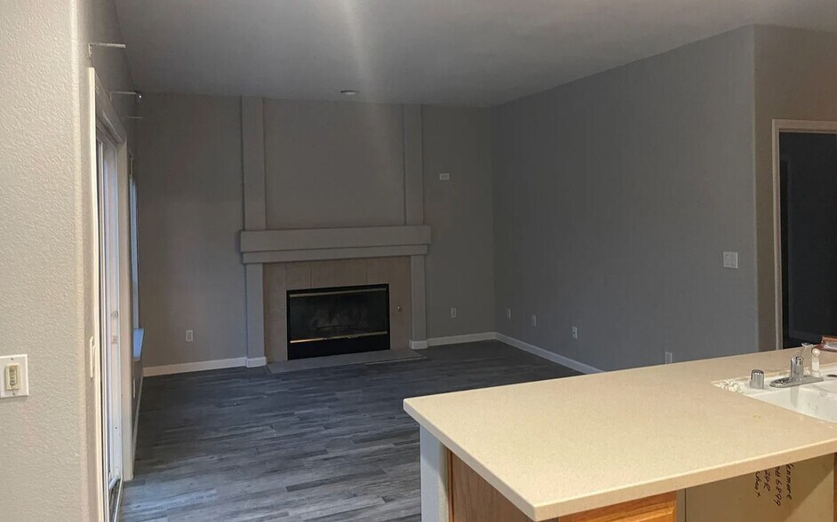 Building Photo - 1437 Mayfield St