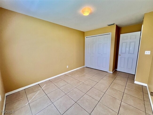 Building Photo - 1104 Bermar St