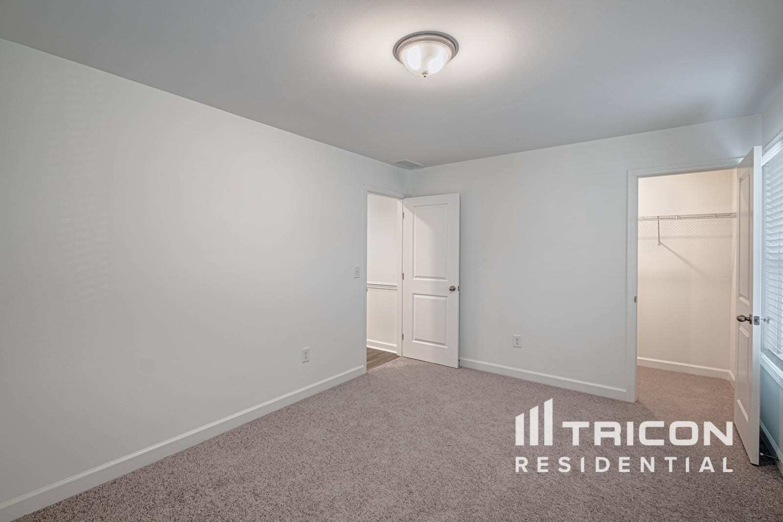 Building Photo - 174 E Rdg Wy