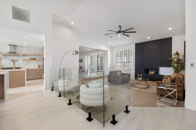 Building Photo - 47215 Heliotrope Dr
