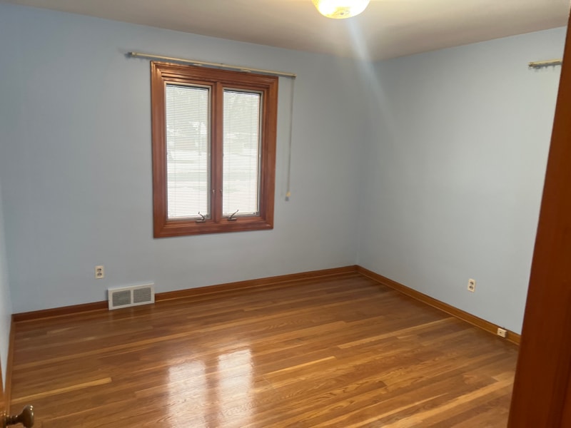 Building Photo - 6564 Oakwood Dr