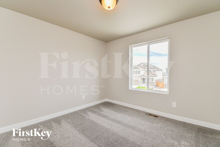 Building Photo - 10081 Luneth Dr