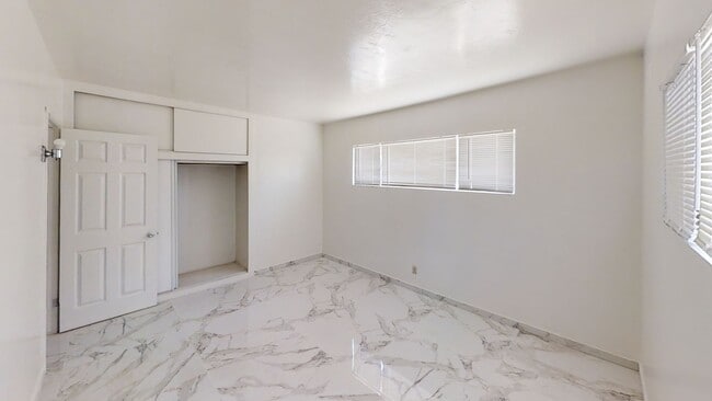 Building Photo - 2 bed/ 1 bath home in North Redlands!