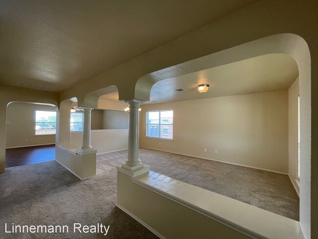 Building Photo - 3 br, 2.5 bath House - 4208 Cessnock Drive