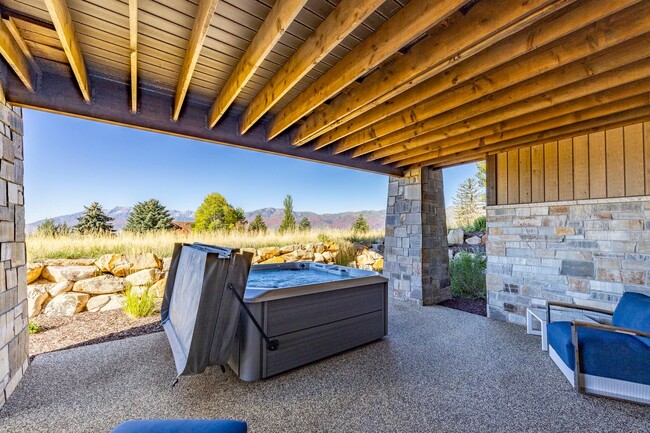 Building Photo - Mountain Escape with Stunning Timpanogos V...