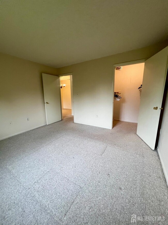 Building Photo - 1317 Ravens Crest Dr
