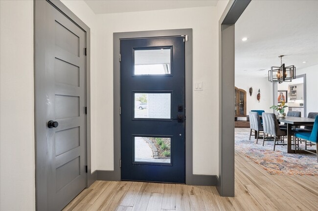 Building Photo - 11531 Gaymoor Dr