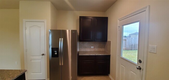 Building Photo - 2530 Remembrance Cir