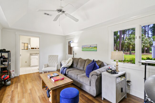 Building Photo - 7 Birkdale Ct