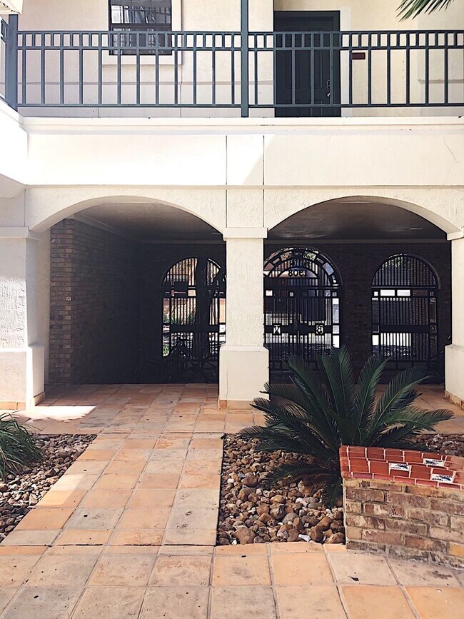 Building Photo - K506 - Buena Vista #103