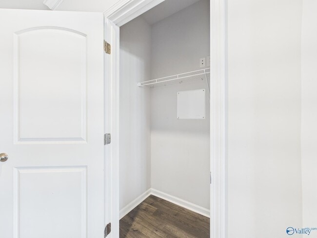 Building Photo - 506 E River Landing Blvd