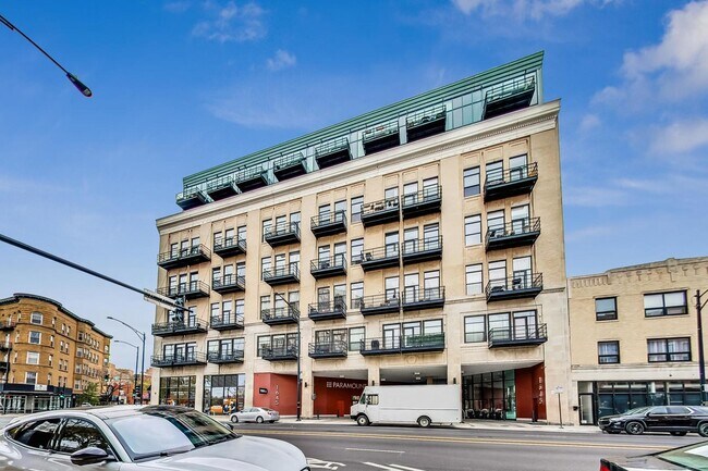 Building Photo - 1645 W Ogden Ave