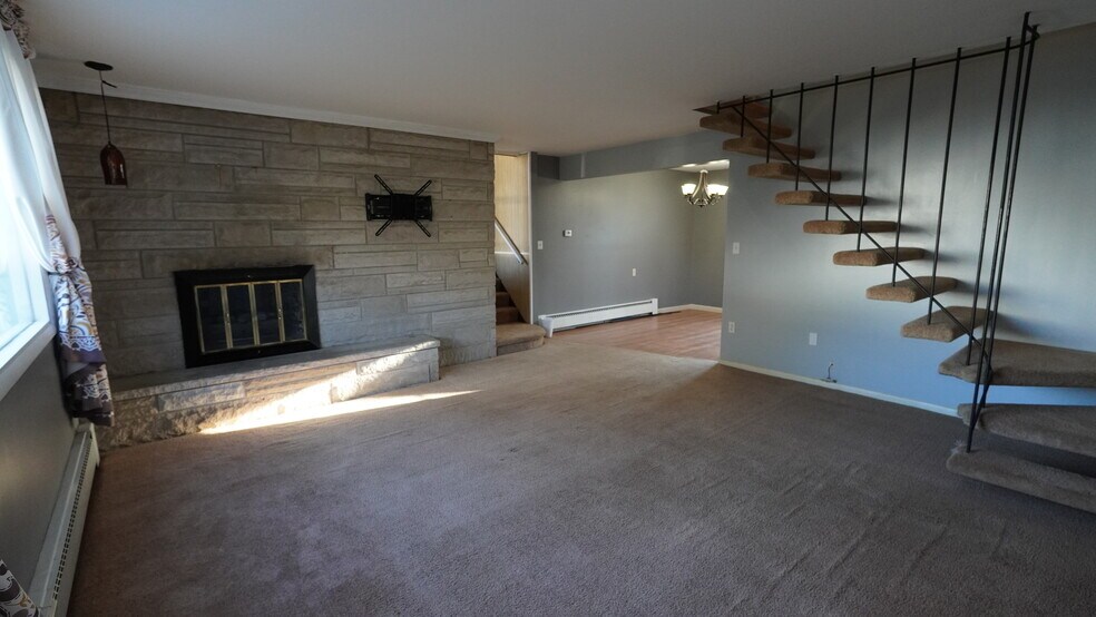 Building Photo - 5 Allandale Dr