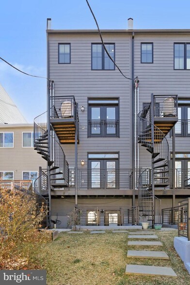 Building Photo - 523 Longfellow St NW