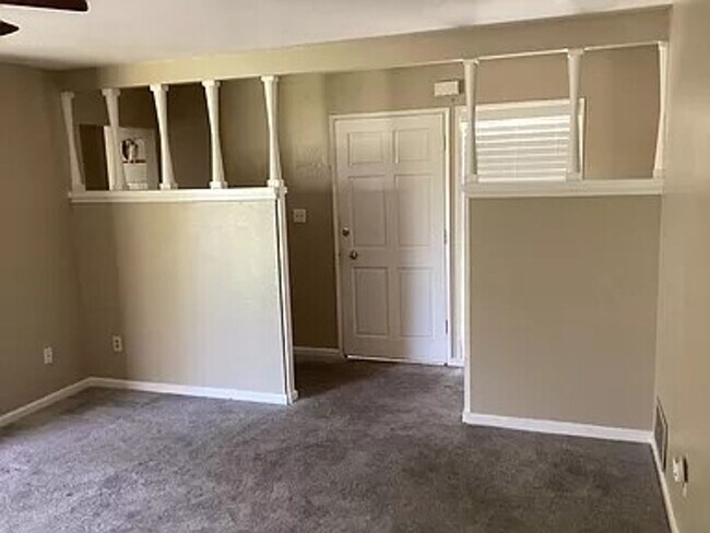 Building Photo - Well Kept Home in quite area of town