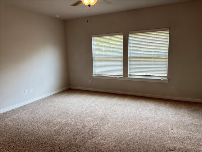 Building Photo - 108 Sorghum Dr