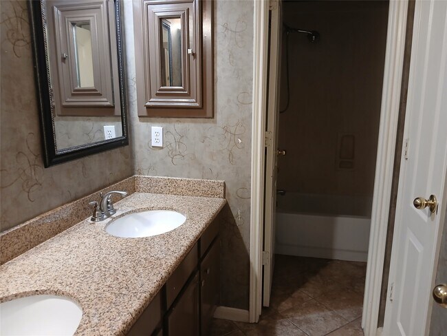 Building Photo - 21531 Cedar Cove Dr