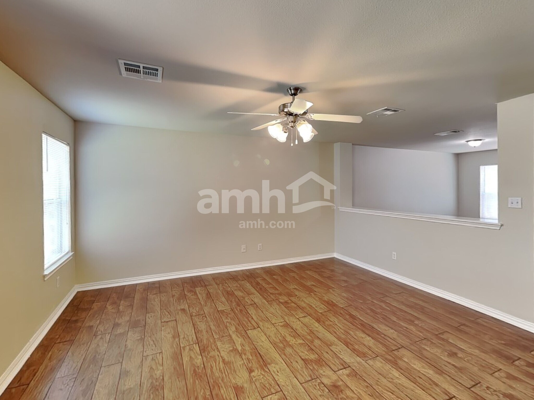 Building Photo - 212 Hereford St