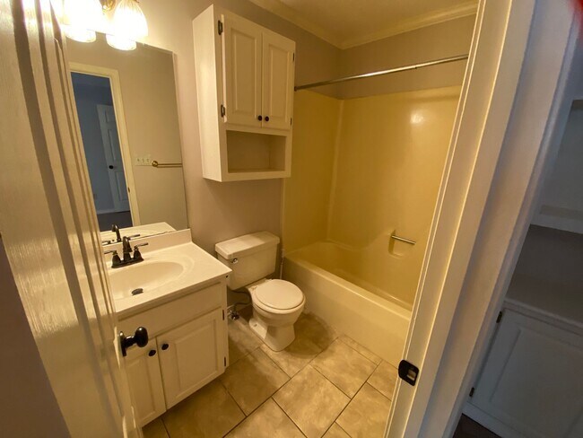 Building Photo - 2BD / 2.5BA FOR RENT