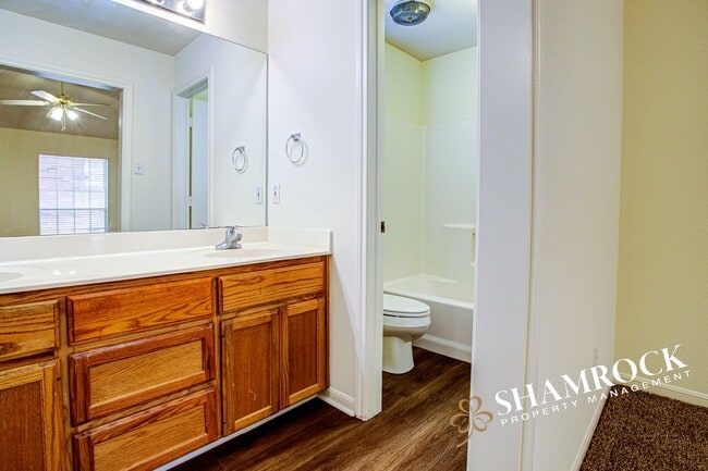 Building Photo - Duplex near Hewitt Post Office