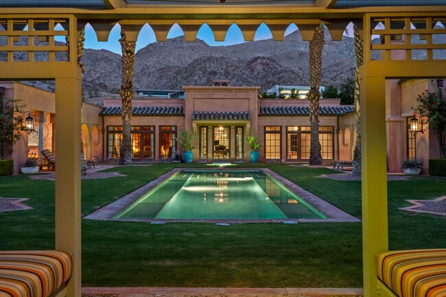 Building Photo - 1650 Ave Sevilla