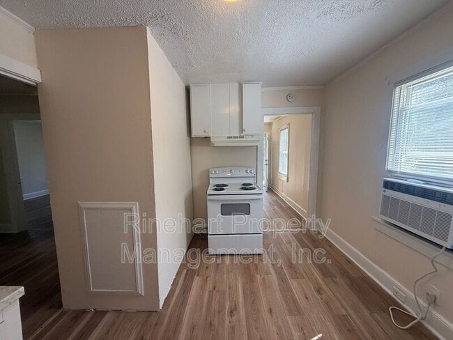 Building Photo - 260 Lucky Ln