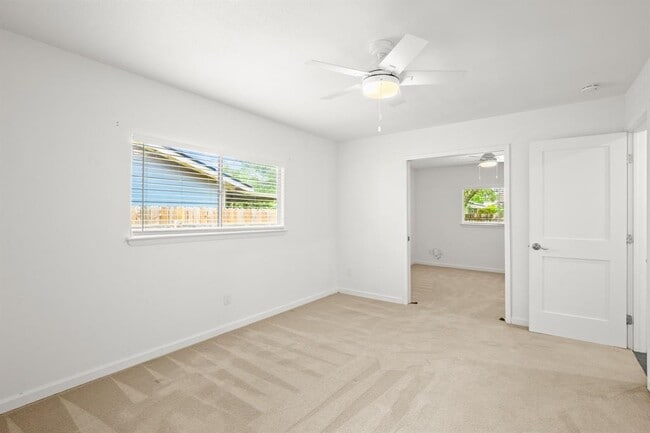 Building Photo - 1212 Dunstan Dr