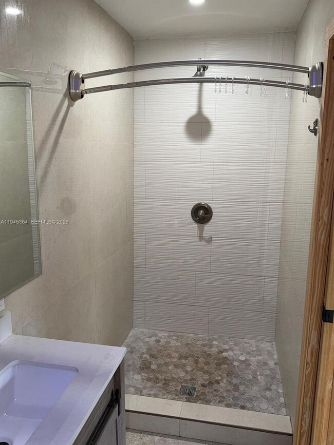 Building Photo - 4152 SW 13th St