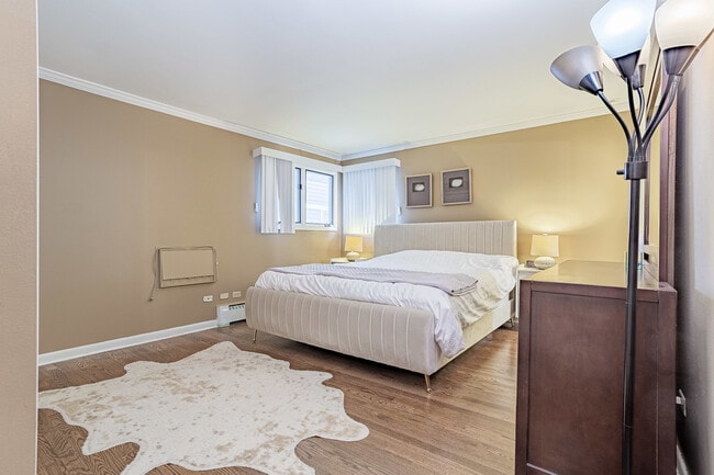 Building Photo - 3890 Gregory Dr