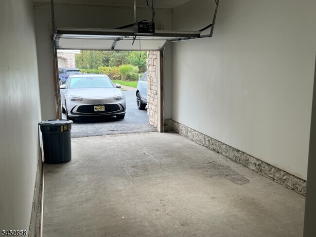 Building Photo - 311 Kensington Ln