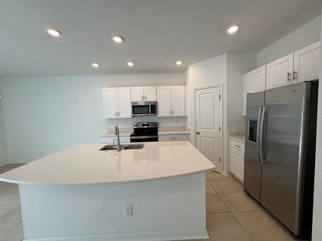 Building Photo - Fall Into Savings –Rent Reduced! Housing Choice Vouchers Accepted!