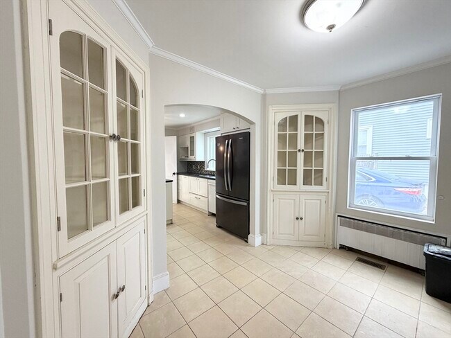 Building Photo - 3 1/2 Buffum St