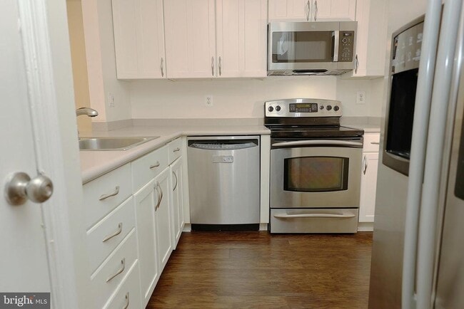 Building Photo - 72 5 Crown Royal Cir