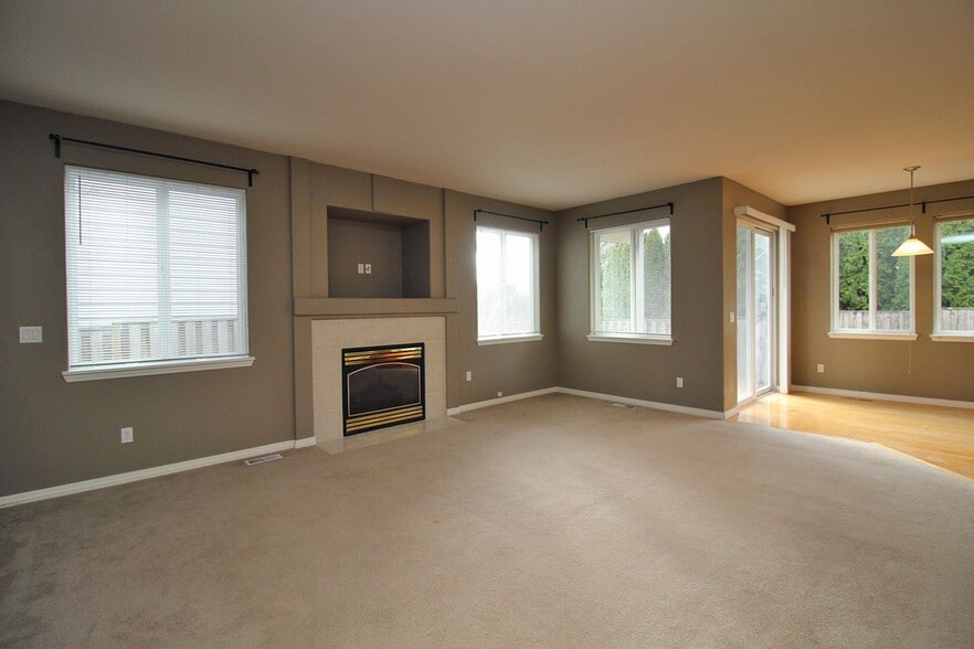 Building Photo - 5187 NW Skycrest Pkwy