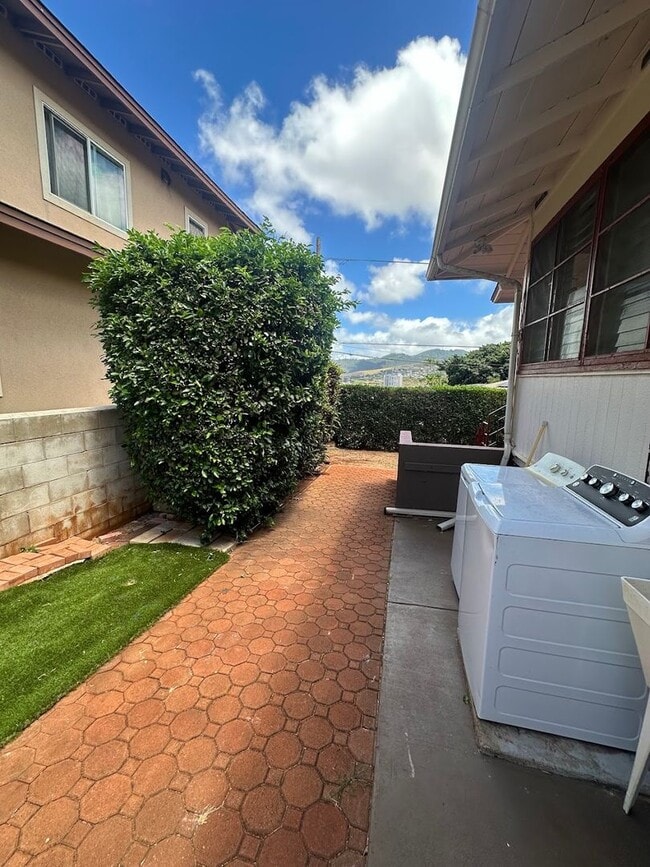 Building Photo - Koko Head Ave