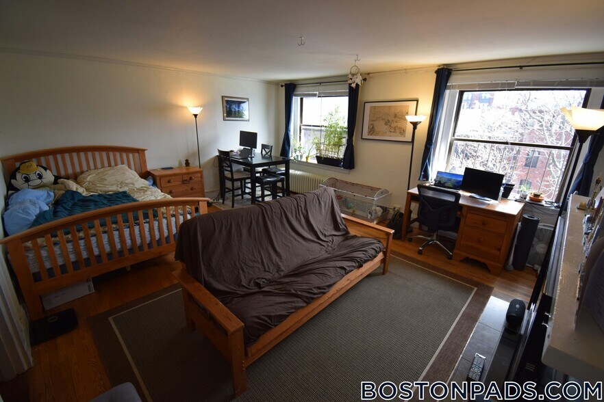 Building Photo - 503 Beacon St